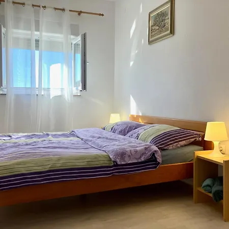 Appartement Ivan 4+2 *