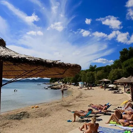 Ivan 4+2 아파트 파코스탄