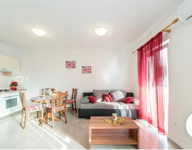 Ivan 4+2 פאקוסטאן