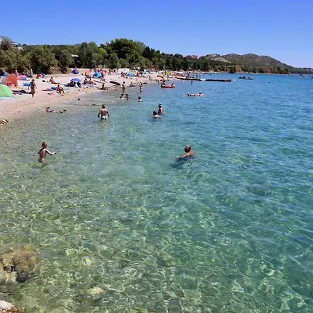 Apartamento Ivan 4+2 Pakoštane