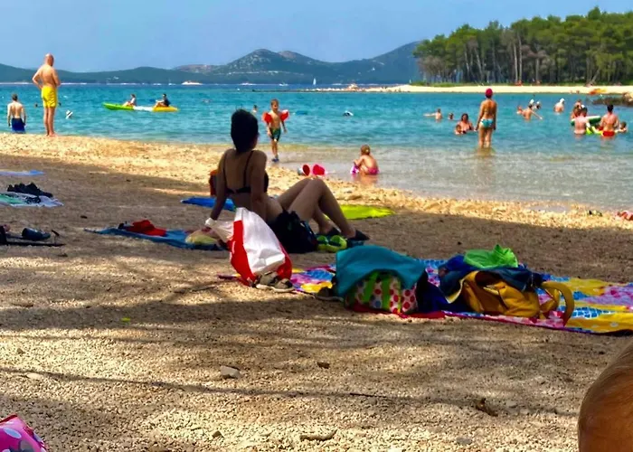 Ivan 4+2 Daire Pakoštane